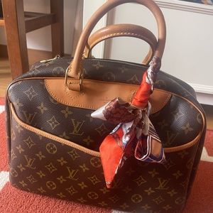 🌸  Authentic LV Monogram Vintage Deauville